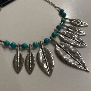 NWT Paparazzi turquoise necklace and earring set